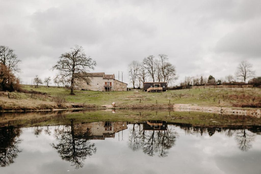 La Ferme Du Pont De Maumy, Cabane Au Bord De L'Etang Et Bain Nordique Busserolles Exteriör bild