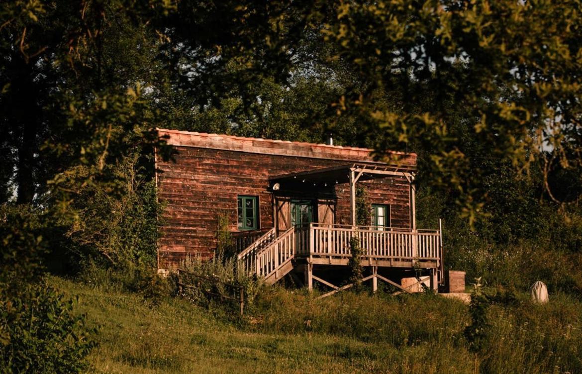 La Ferme Du Pont De Maumy, Cabane Au Bord De L'Etang Et Bain Nordique Busserolles Exteriör bild