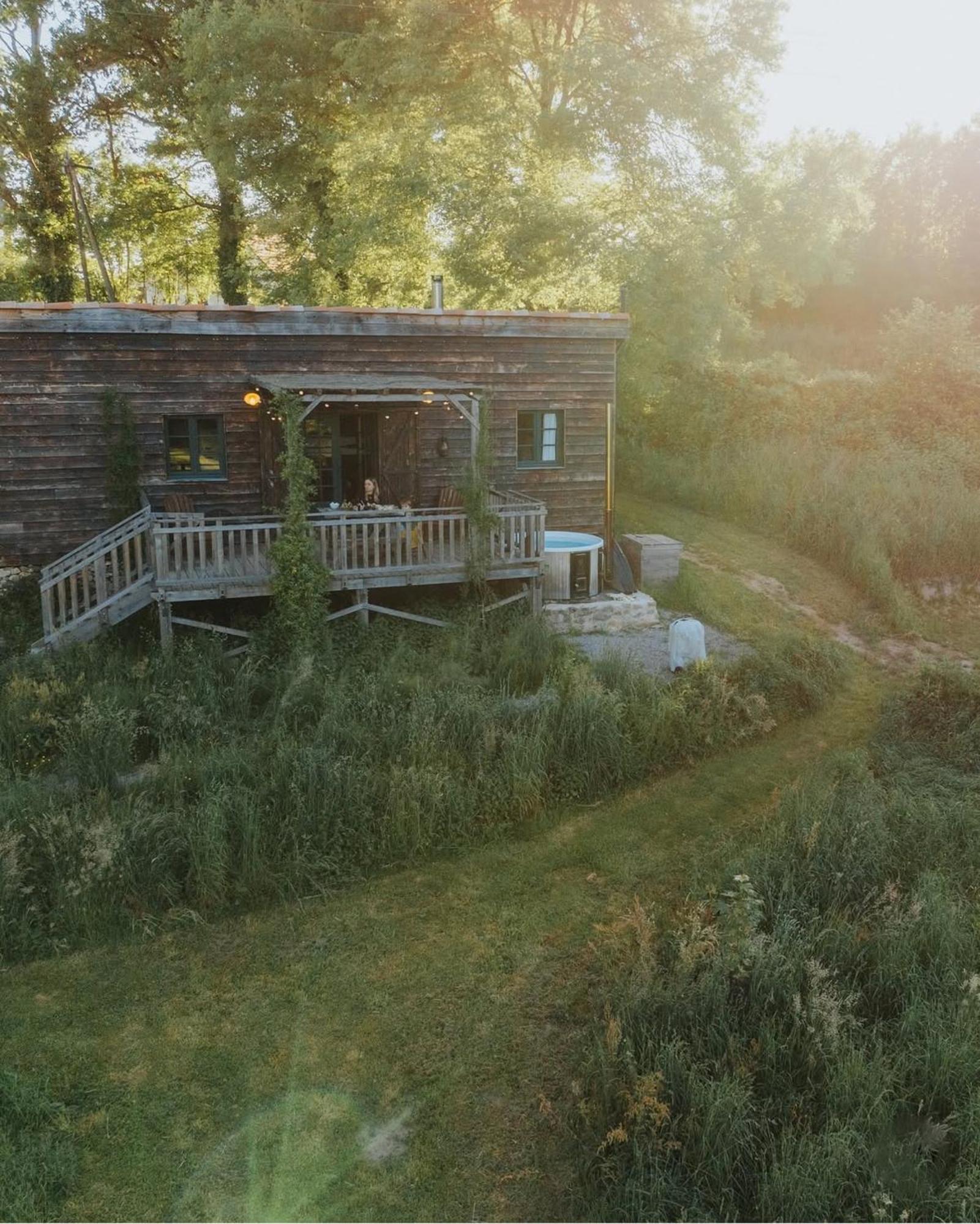 La Ferme Du Pont De Maumy, Cabane Au Bord De L'Etang Et Bain Nordique Busserolles Exteriör bild